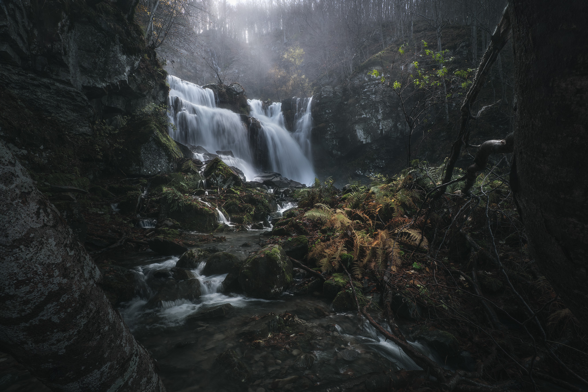 Silent stream, fine art photograph from the Waterfalls collection by Fabrizio Vinciguerra