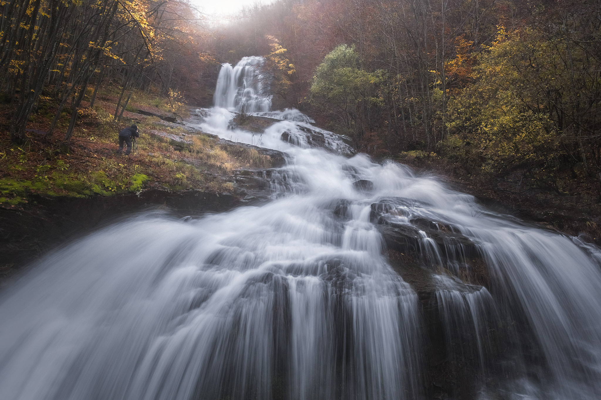 Autumn cascade, fine art photograph from the Waterfalls collection by Fabrizio Vinciguerra